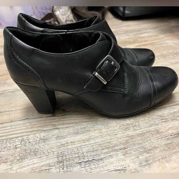 Clarks heels - Picture 3 of 4